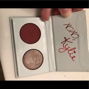 Kylie smooch mini pallet